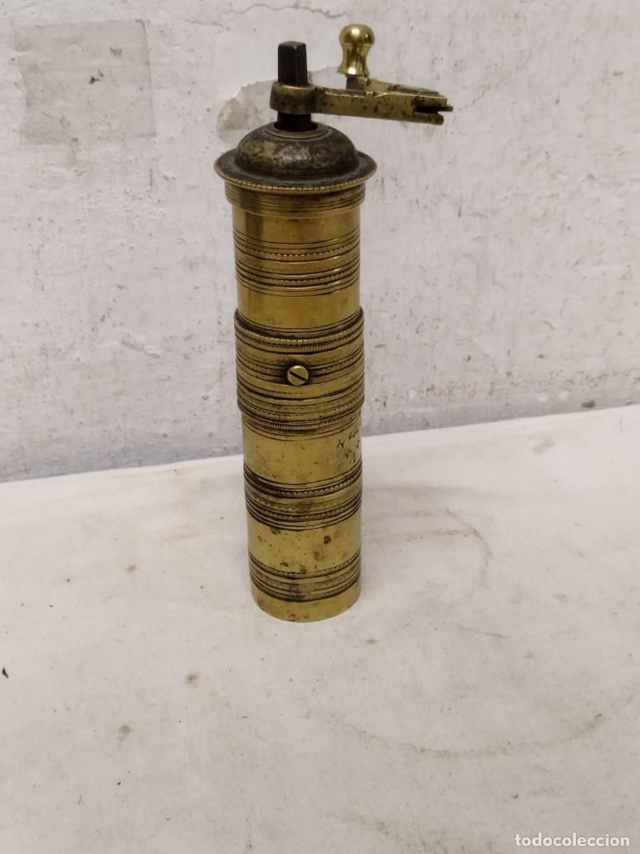 Antiquit&eacute;s: Antiguo molinillo de especies, caf&eacute;, pimienta. Sin probar. Lat&oacute;n o cobre.