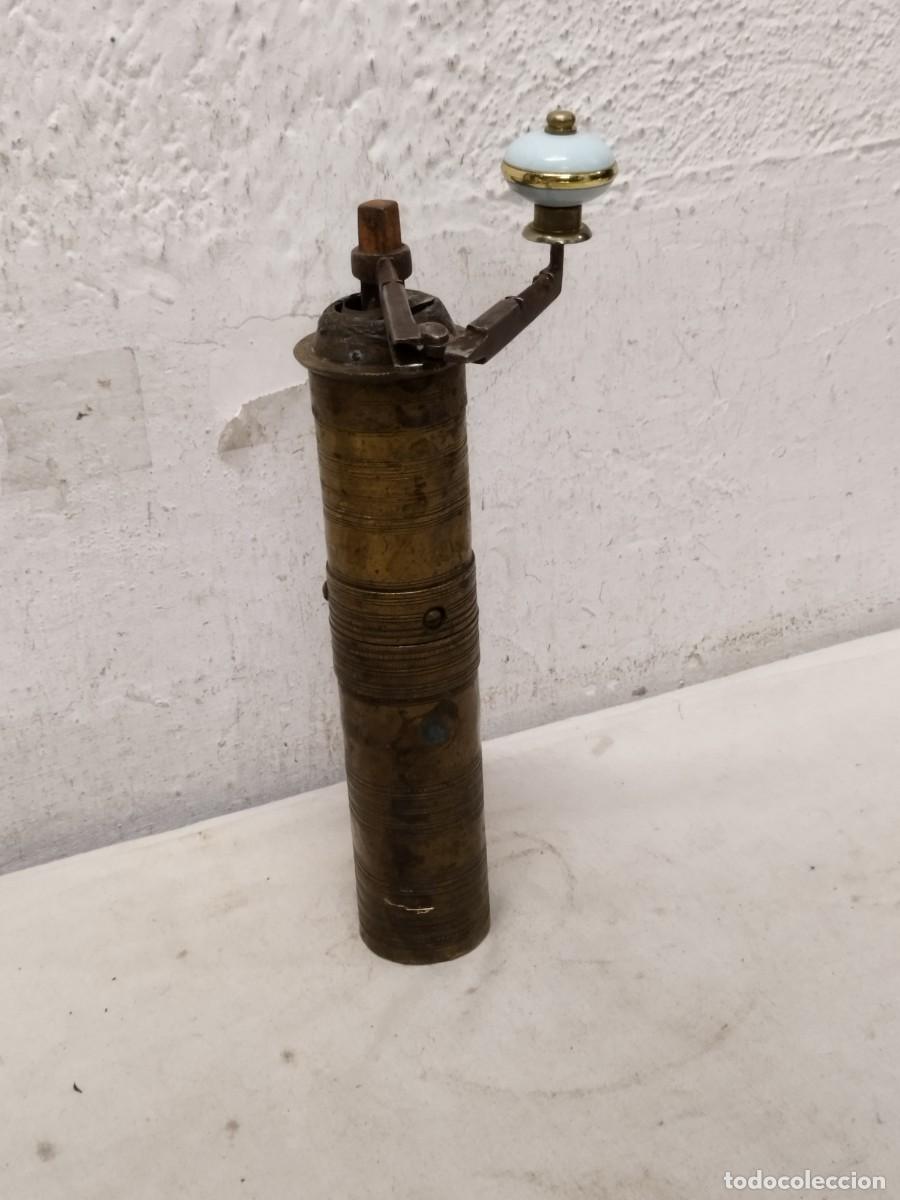 Antiquit&eacute;s: Antiguo molinillo de especies, caf&eacute;, pimienta. Sin probar. Lat&oacute;n o cobre.