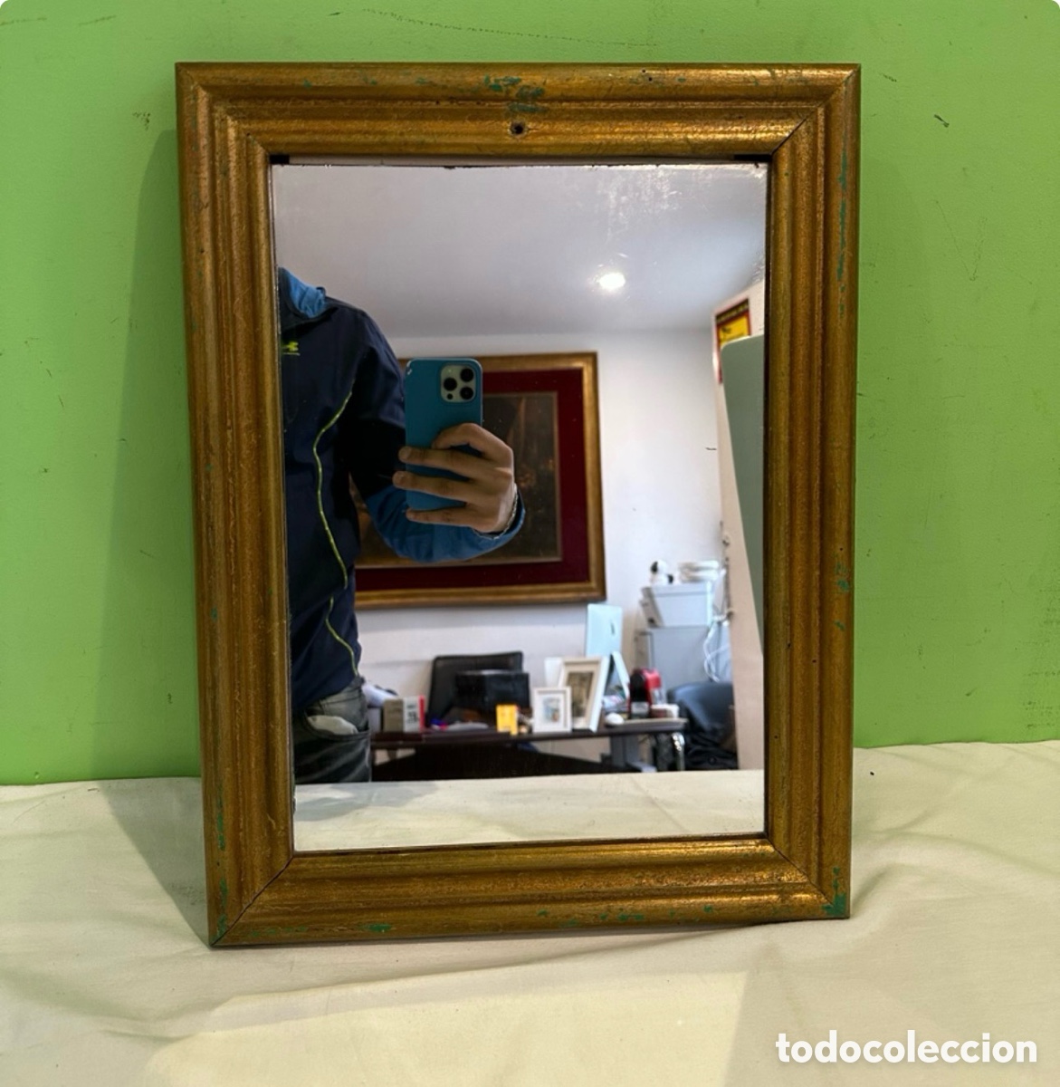 Antig&uuml;edades: Espejo decorativo vintage con marco dorado envejecido