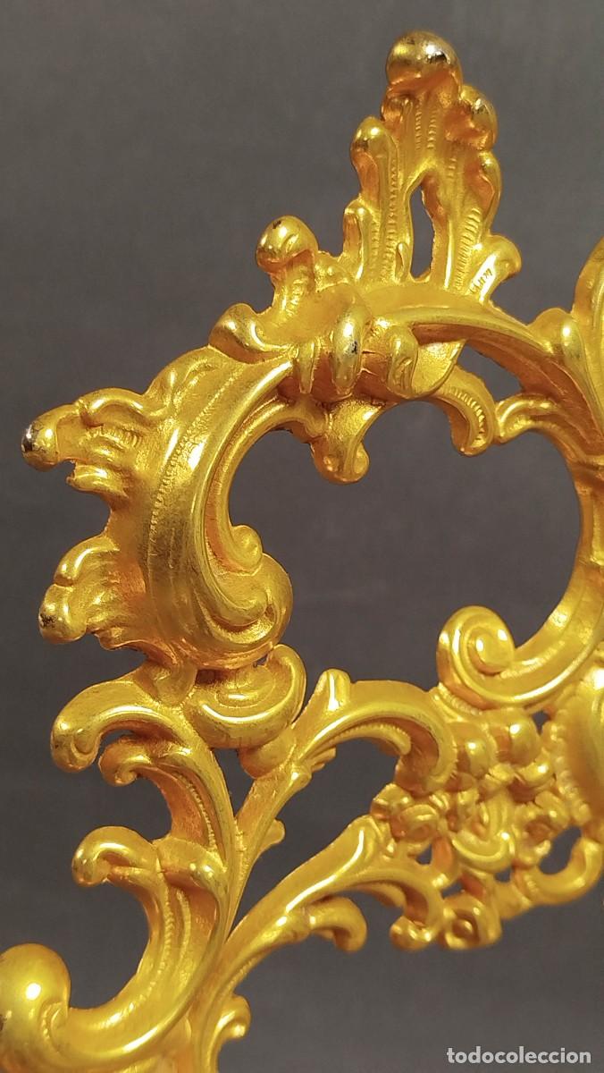 Antig&uuml;edades: ATRIL DE BRONCE DORADO - Foto 9