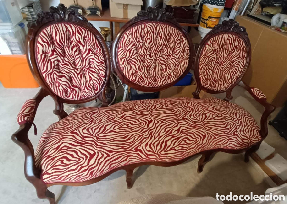 Antig&uuml;edades: Tresillo Isabelino y 2 sillones - Foto 1