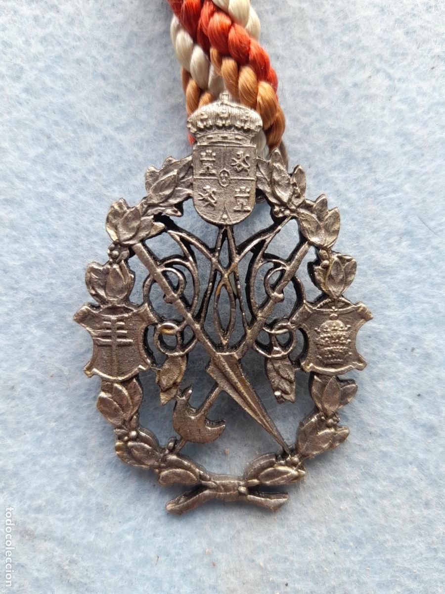 Antig&uuml;edades: Medalla Real Congregaci&oacute;n de San Isidro de Madrid.