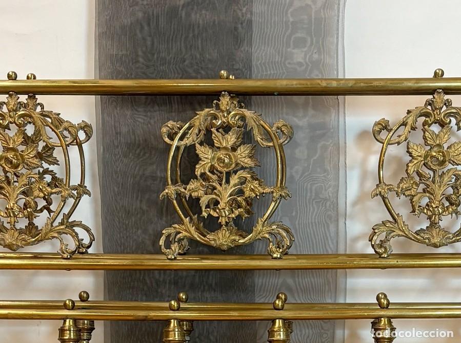Antig&uuml;edades: Pareja de Cabeceros de Bronce - Foto 2