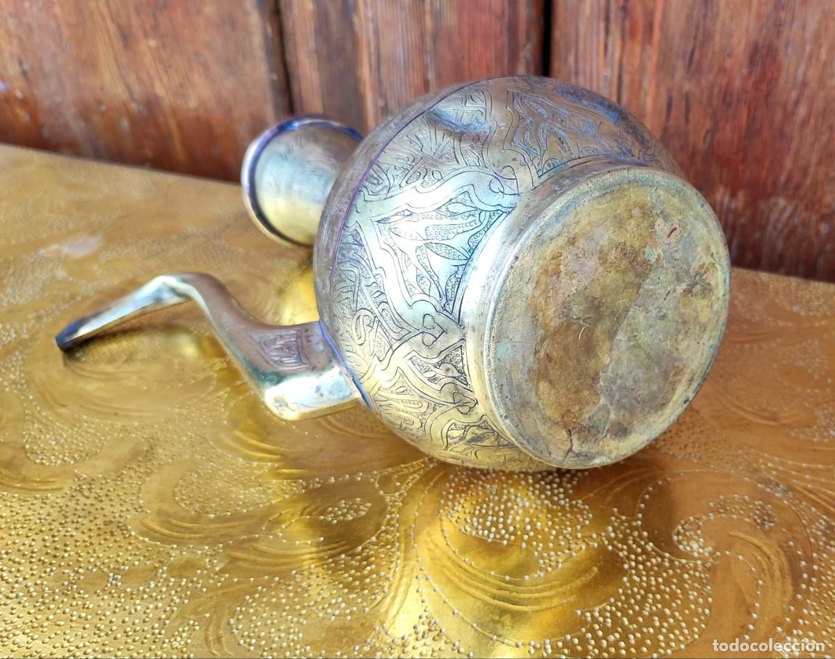 Antig&uuml;edades: Tetera oriental en laton grabado y bronce - Foto 8
