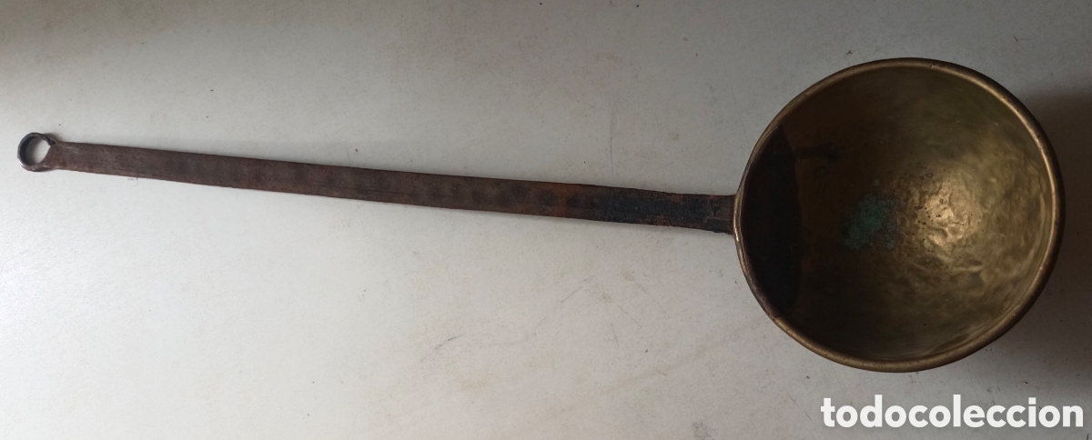 Antig&uuml;edades: Antiguo cucharon o cazo de laton - Foto 1