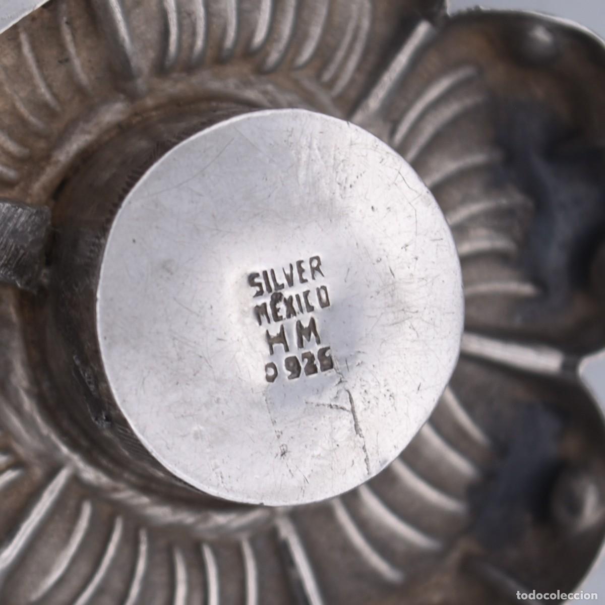 Antig&uuml;edades: Especiero / talquera de plata con forma de flor - Foto 4