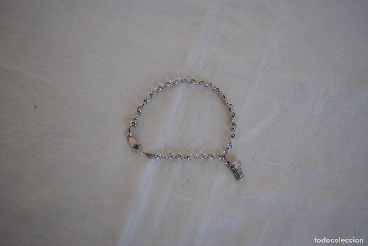 Antig&uuml;edades: PULSERA DE PLATA CON UN COLGANTE - Foto 1