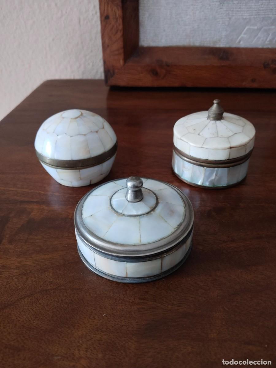 Antig&uuml;edades: 3 cajas tipo n&aacute;car. Ver. - Foto 1