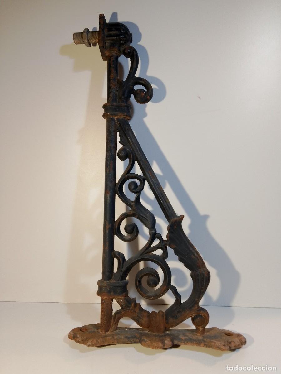 Antig&uuml;edades: brazo de iluminacion -forja antigua- - Foto 1