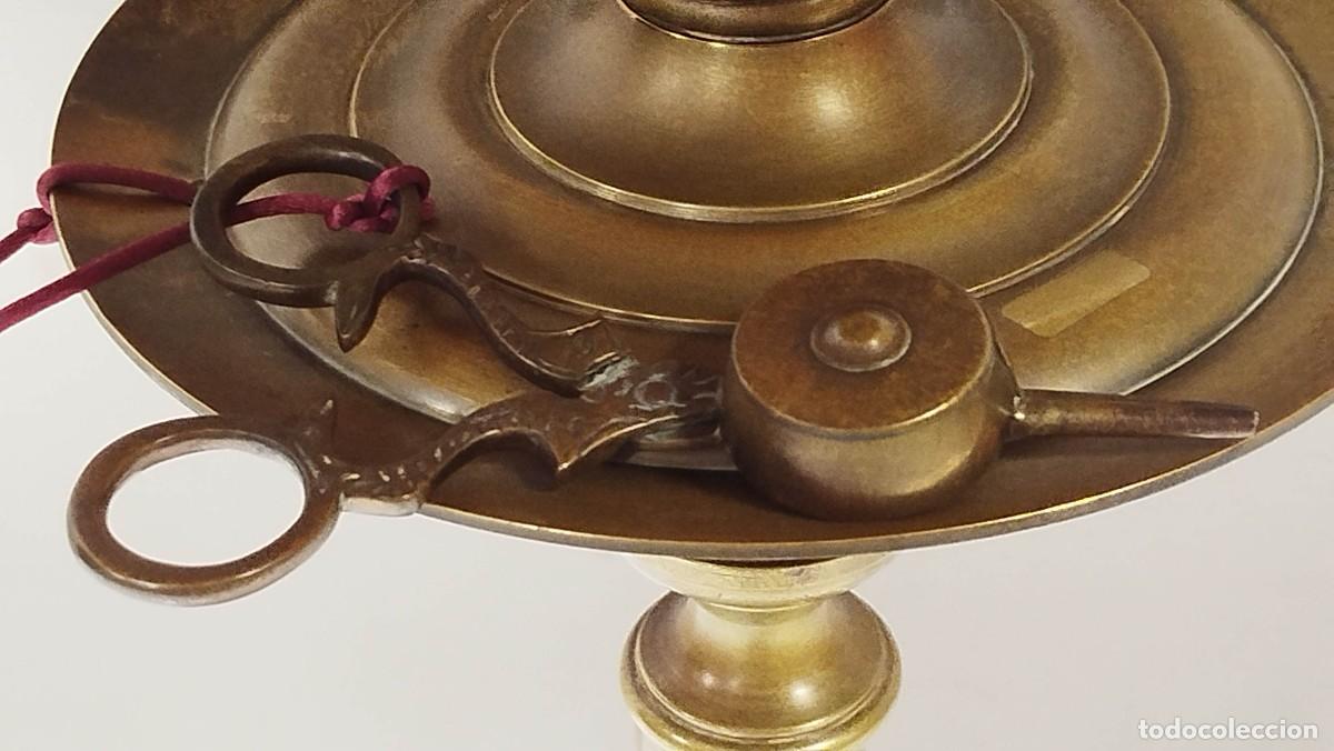 Antig&uuml;edades: LAMPARA DE PIE CON VELON ESTILO ANDALUSI - Foto 15
