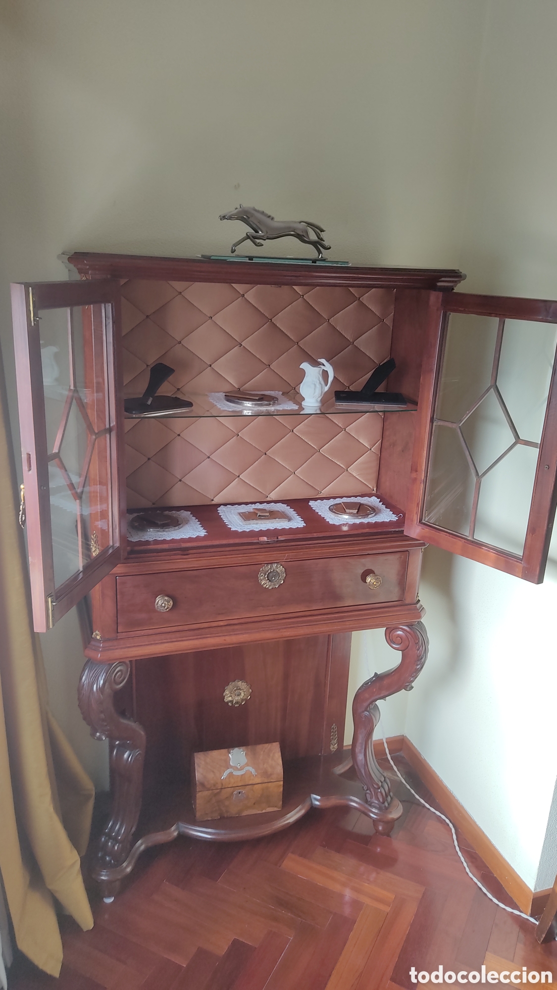 Antig&uuml;edades: Vitrina francesa de caoba. - Foto 12