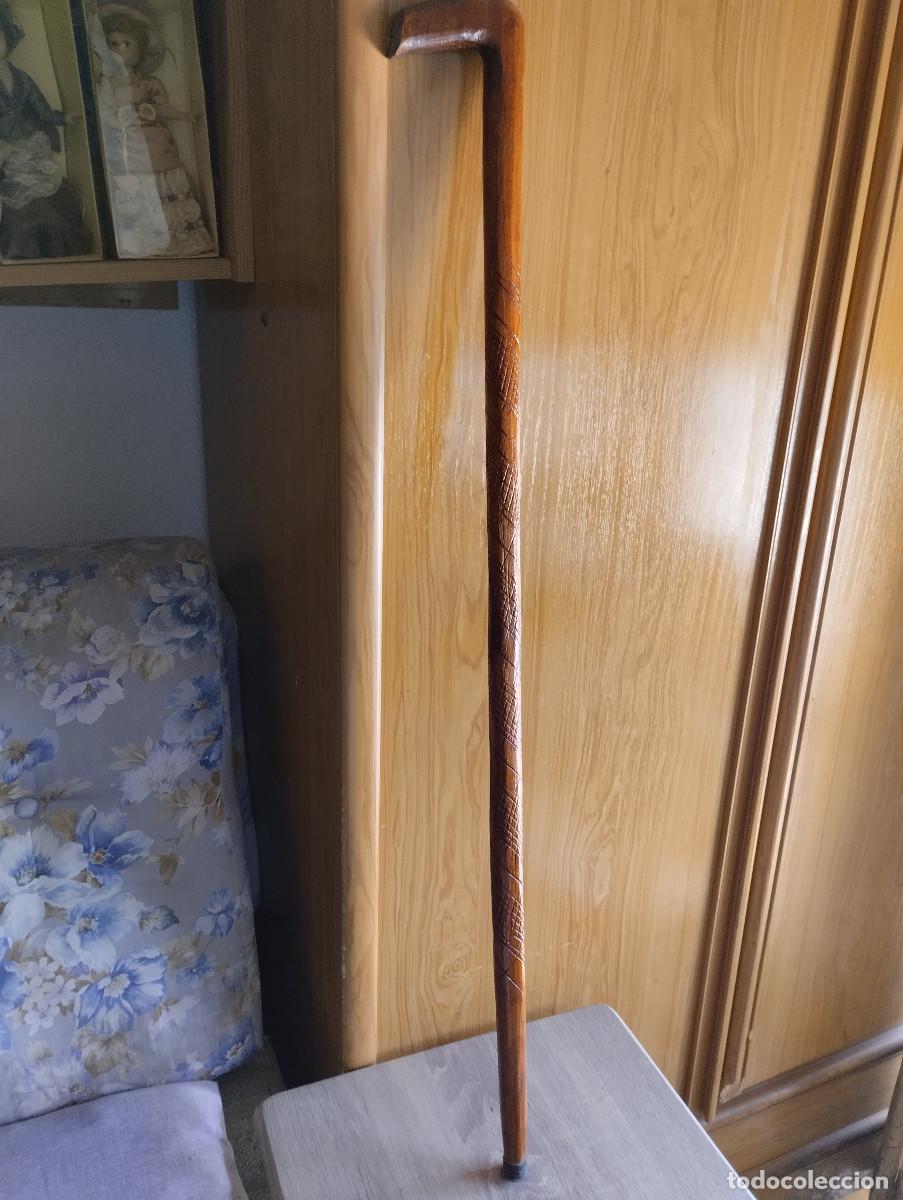 Antig&uuml;edades: baston de madera ornamentado de 91cm - Foto 1