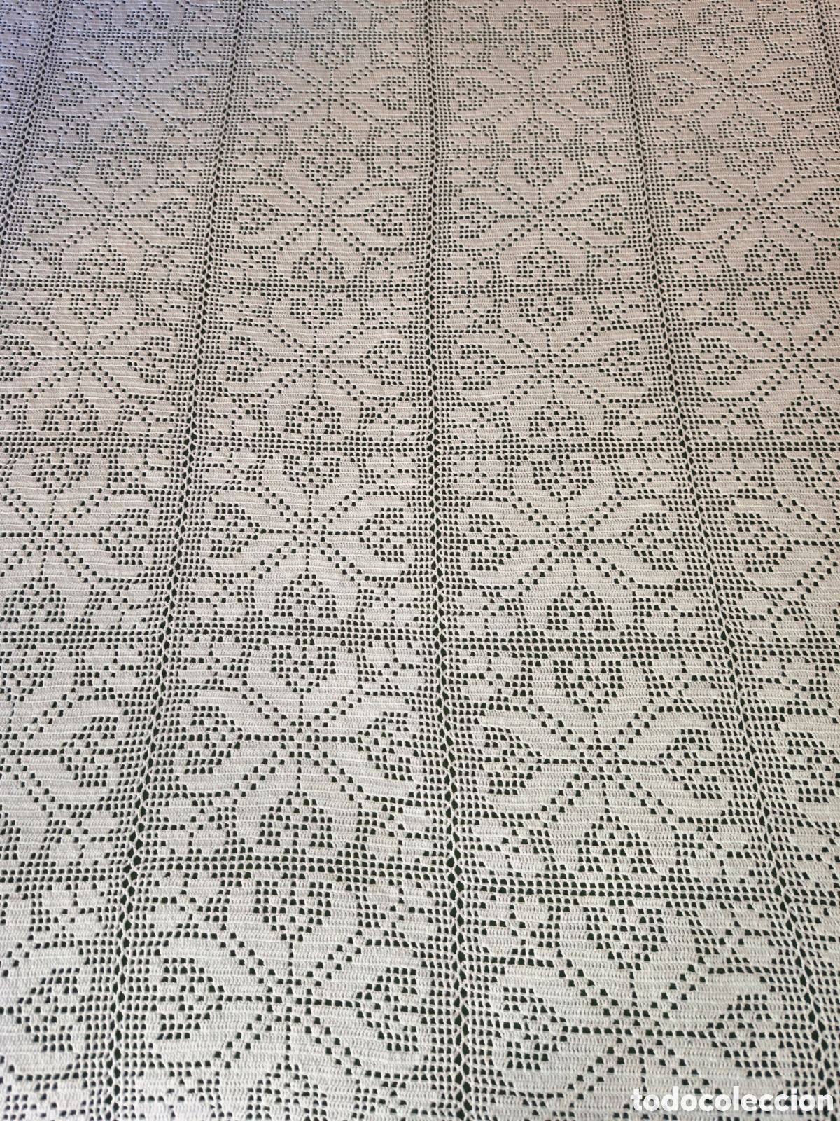 Antig&uuml;edades: Colcha antigua, realizada por monjas