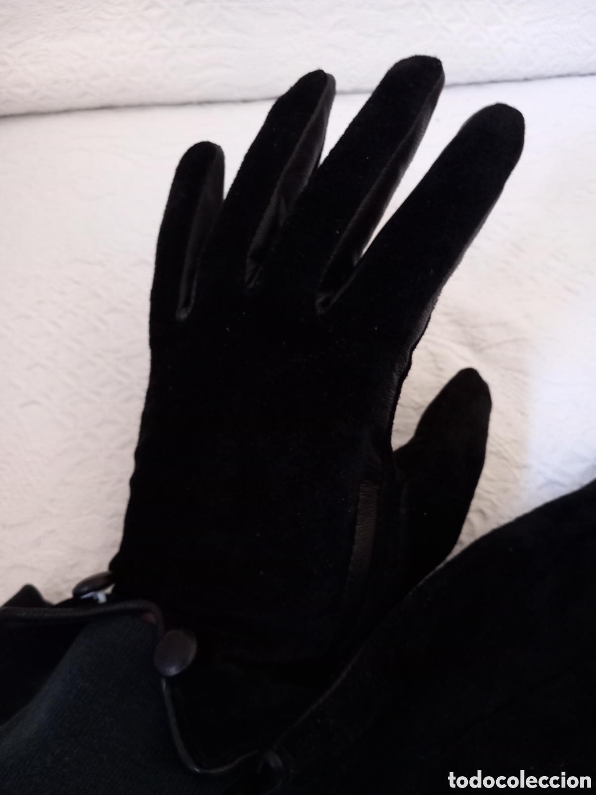 Antig&uuml;edades: Guantes de pekar&iacute; negros - Foto 4