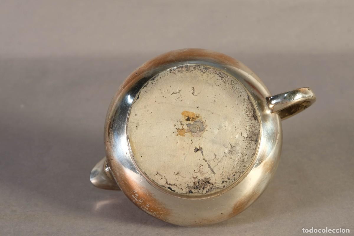 Antig&uuml;edades: JARRA/TETERA EN METAL PLATEADO - Foto 10