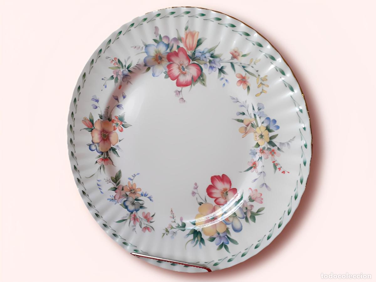 Antig&uuml;edades: Plato llano 26 cm Royal Albert Constance - Foto 1