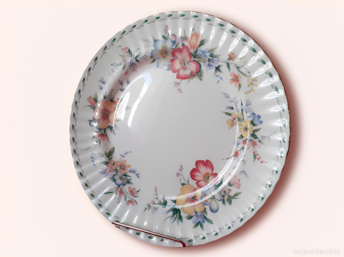 Antig&uuml;edades: Plato llano 26 cm Royal Albert Constance - Foto 3
