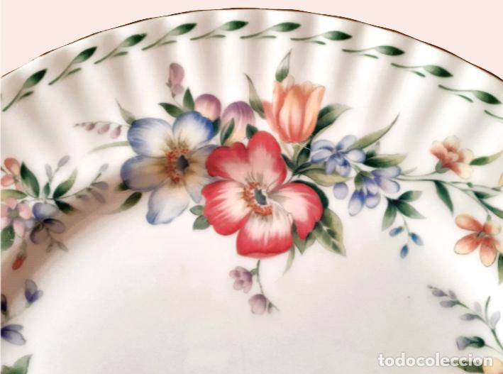 Antig&uuml;edades: Plato llano 26 cm Royal Albert Constance - Foto 4