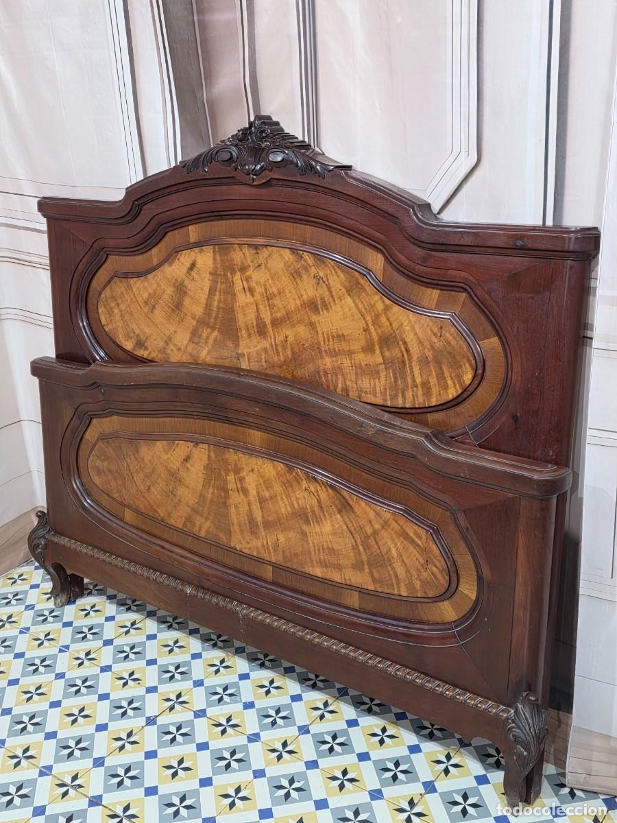Antig&uuml;edades: Cama antigua de madera, estilo franc&eacute;s Luis XV - Foto 3