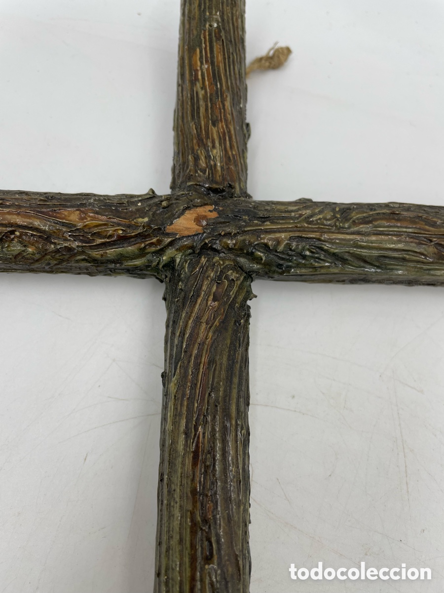 Antig&uuml;edades: Cruz de madera. Le&ntilde;o. - Foto 3