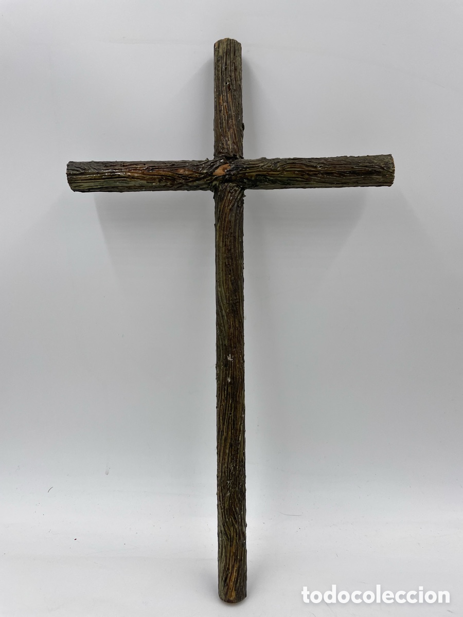 Antig&uuml;edades: Cruz de madera. Le&ntilde;o. - Foto 1