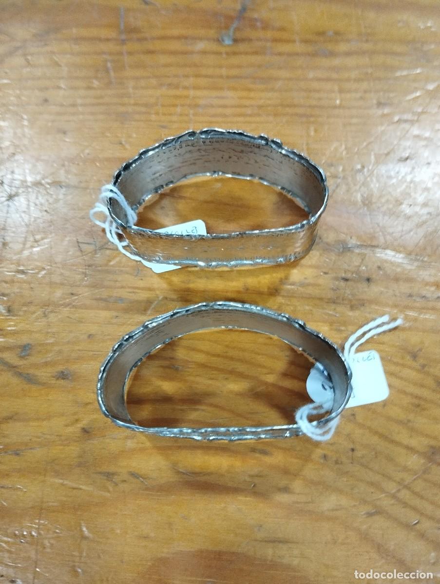 Antig&uuml;edades: DOS 2 ARGOLLAS DE PLATA LABRADA SERVILLETA. - Foto 8