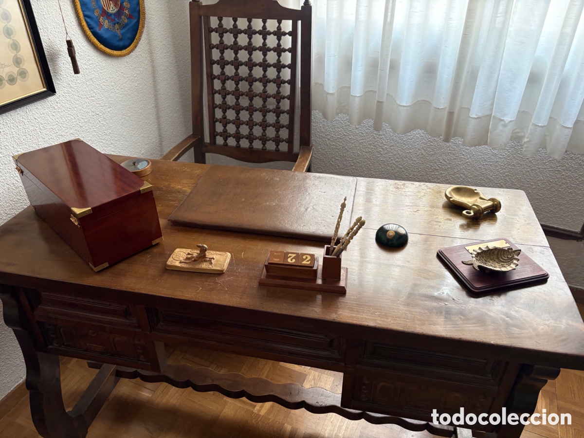Antig&uuml;edades: Conjunto se despacho con escritorio, sill&oacute;n y librer&iacute;a - Foto 1