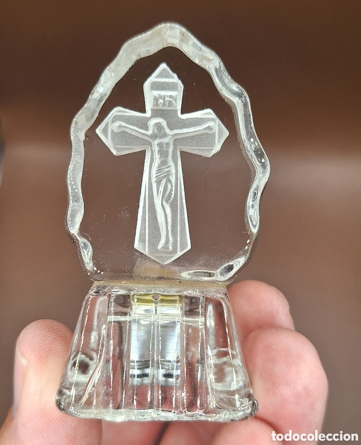 Antig&uuml;edades: Peque&ntilde;a Figura de Cristal Cristo en la Cruz
