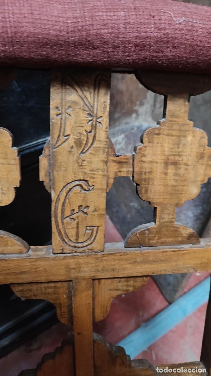 Antig&uuml;edades: Reclinatorio rustico, con iniciales grabadas - Foto 6