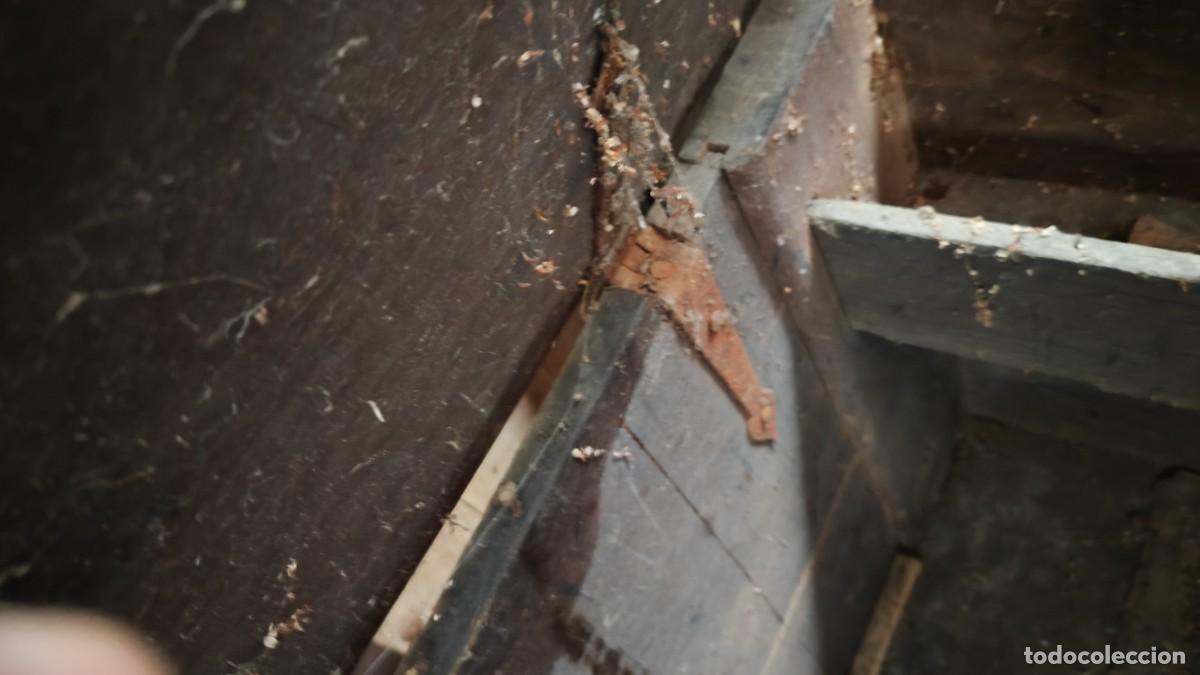 Antig&uuml;edades: Gran arcon de alta epoca, en madera tallada - Foto 11