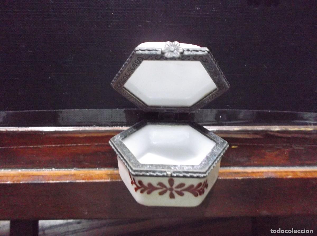 Antig&uuml;edades: PASTILLERO DE CERAMICA - - Foto 2