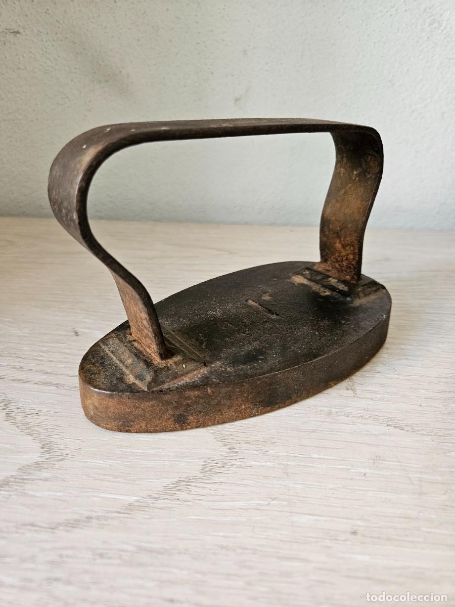 Antig&uuml;edades: Plancha antigua de hierro - Foto 2