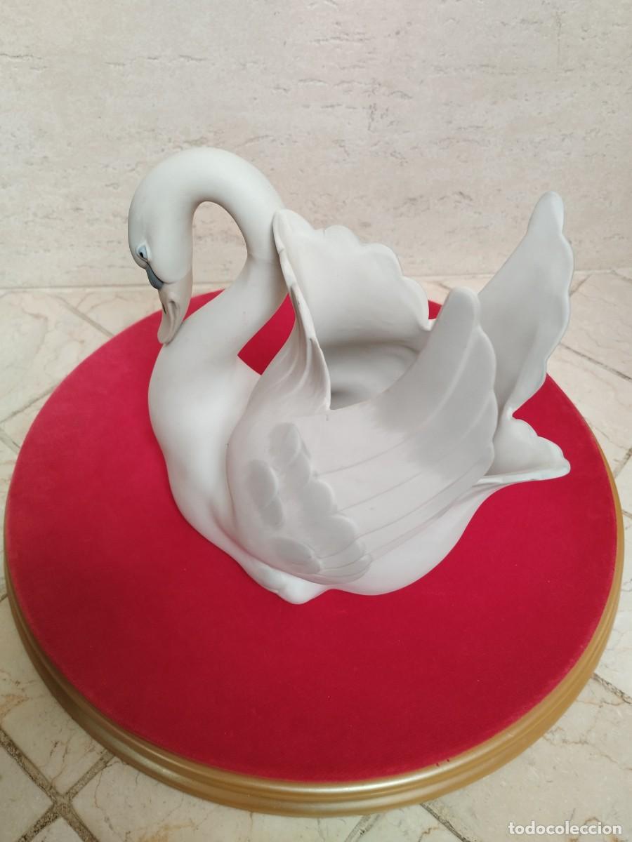 Antig&uuml;edades: CISNE FABRICADO EN PORCELANA BISCUIT - Foto 2