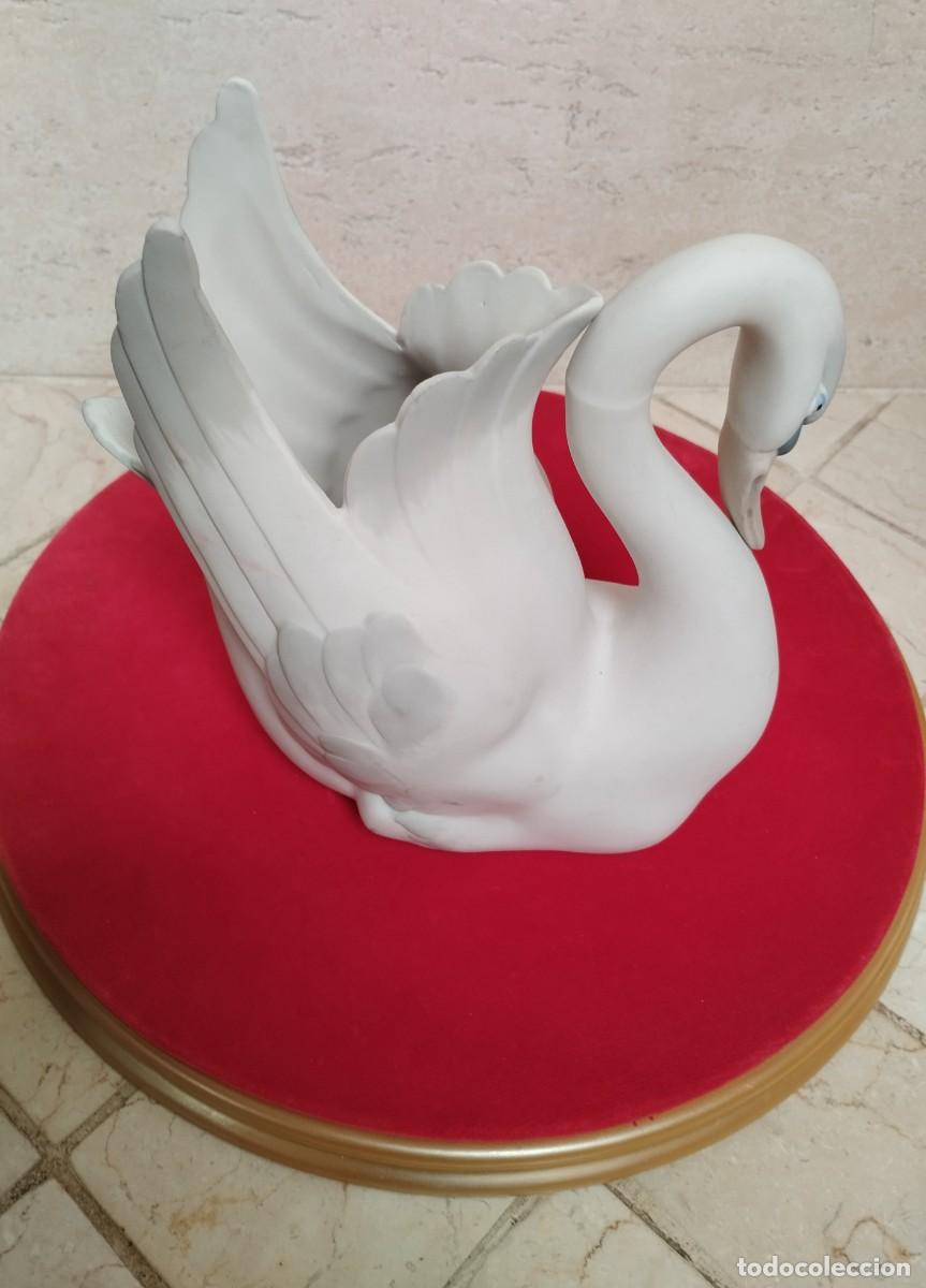 Antig&uuml;edades: CISNE FABRICADO EN PORCELANA BISCUIT - Foto 3