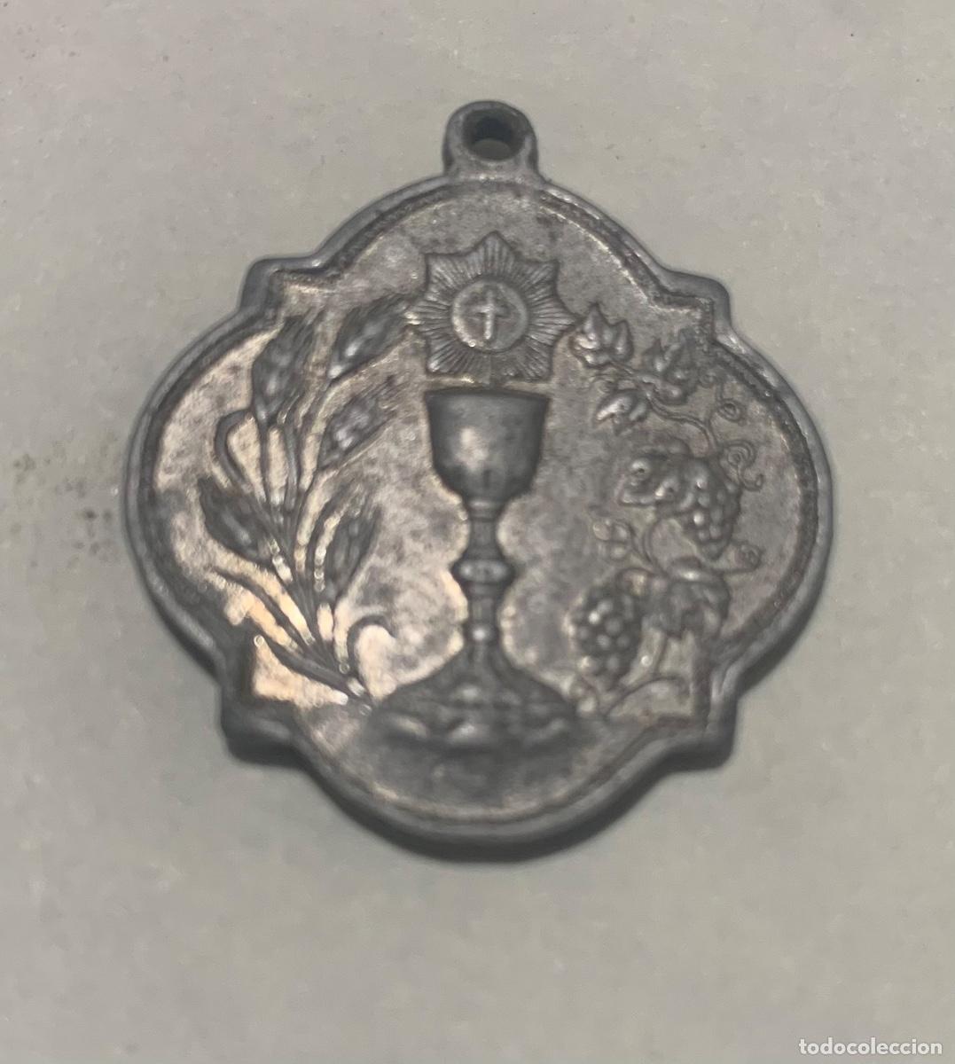 Antig&uuml;edades: Medalla religiosa de la Primera Comuni&oacute;n - Foto 1