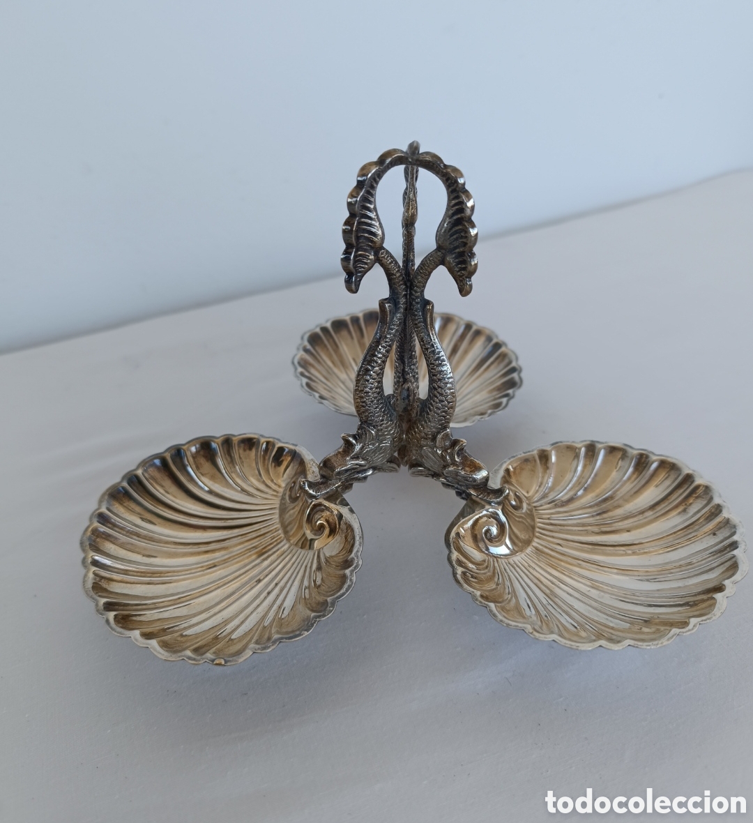 Antig&uuml;edades: Concha Decorativa Alpaca centro