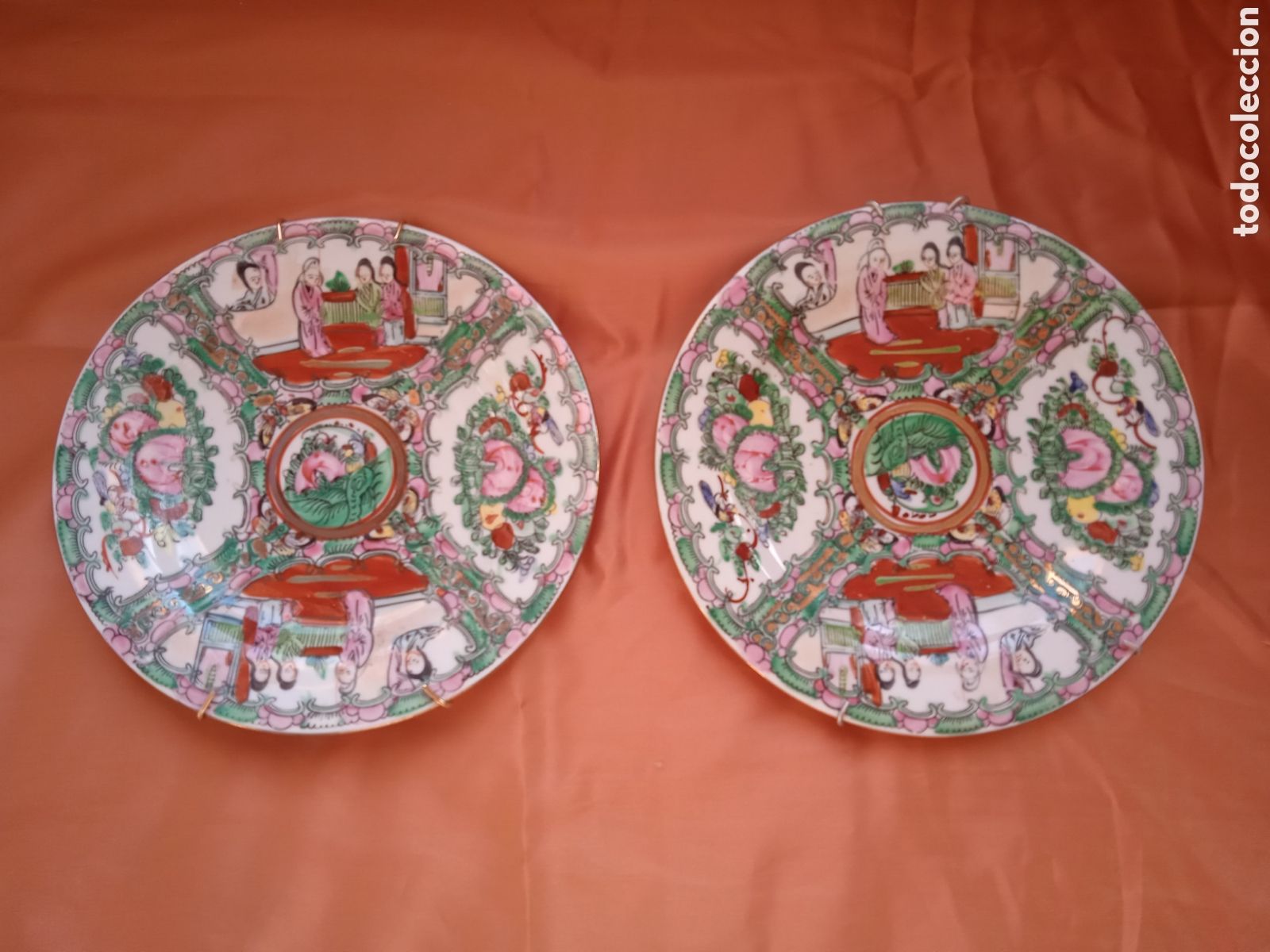 Antig&uuml;edades: DOS PLATOS DECORATIVOS DE PORCELANA CHINA - MACAO