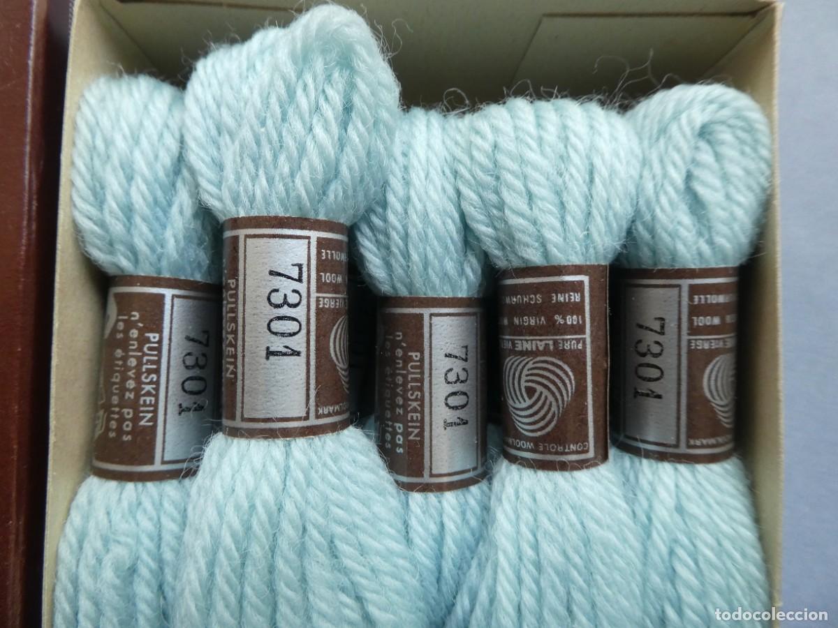 Antig&uuml;edades: ANTIGUA CAJA CON 10 HILOS DE LANA PURA MEDIADOS.S.XX