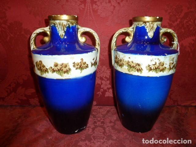 Antig&uuml;edades: Pareja jarrones &aacute;nforas azul cobalto - Foto 2