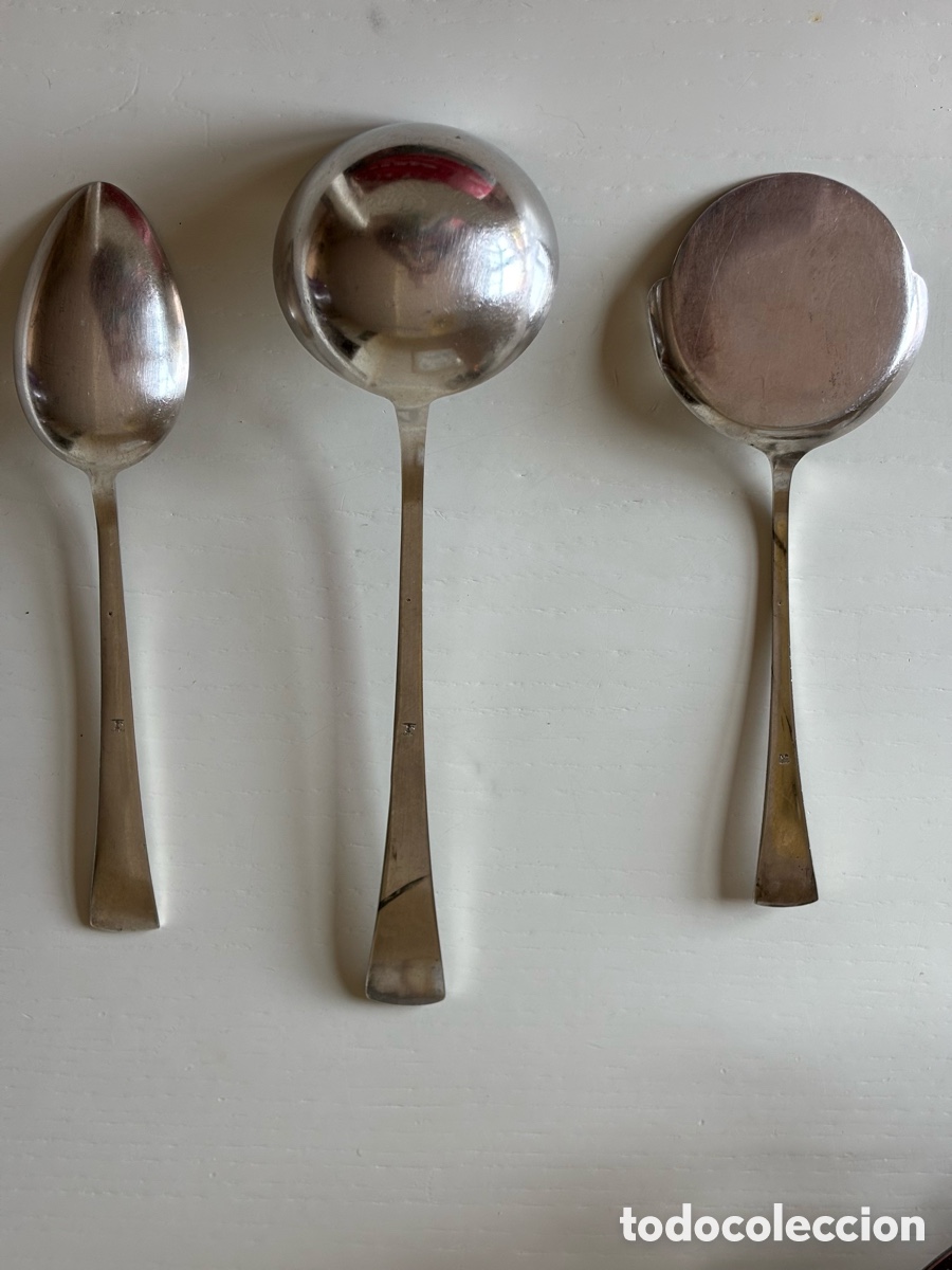 Antig&uuml;edades: Antiguos cubiertos de servir - Foto 1