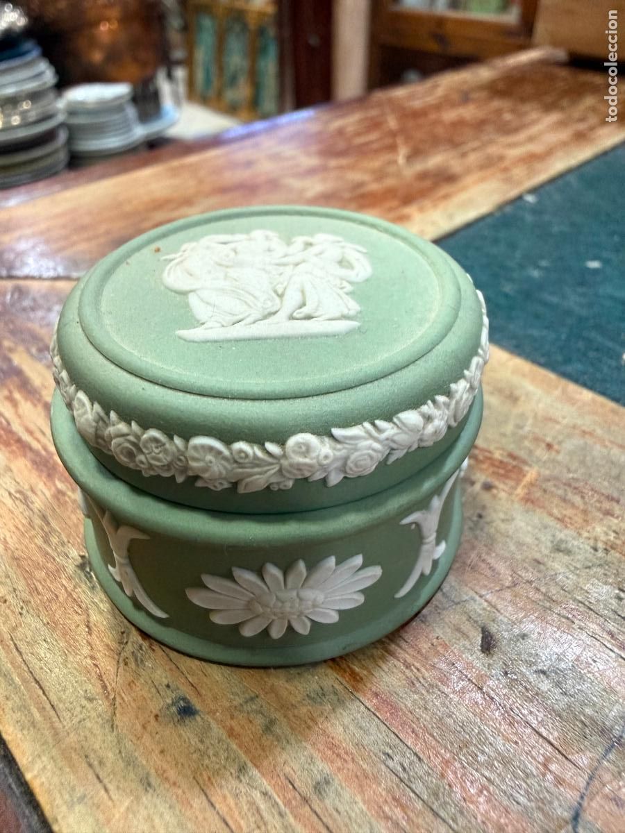 Antig&uuml;edades: CAJA CERAMICA WEDGWOOD - MEDIDA 4,5X3 CM