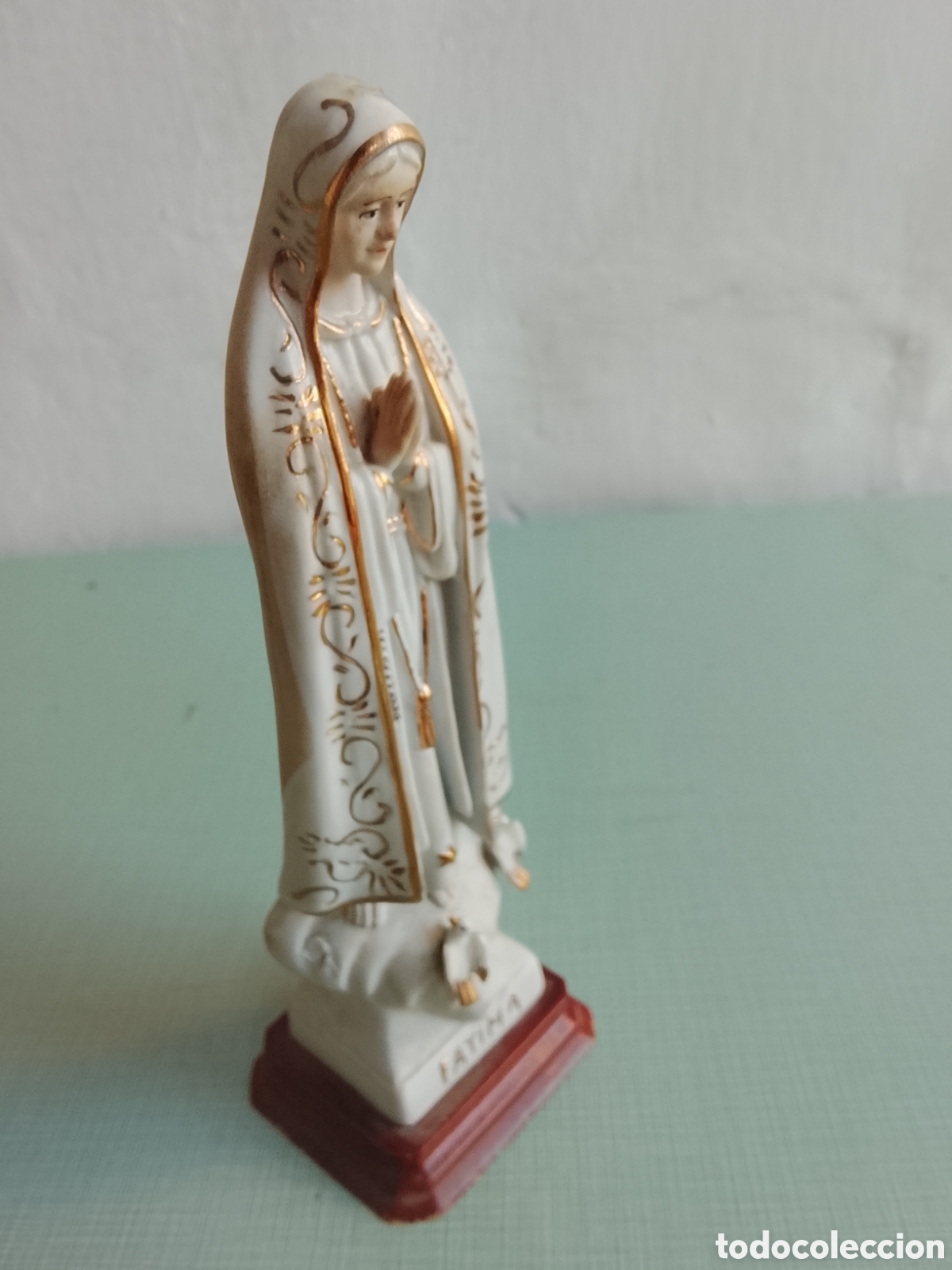 Antiquit&eacute;s: Bonita figura de la virgen de F&aacute;tima de porcelana.