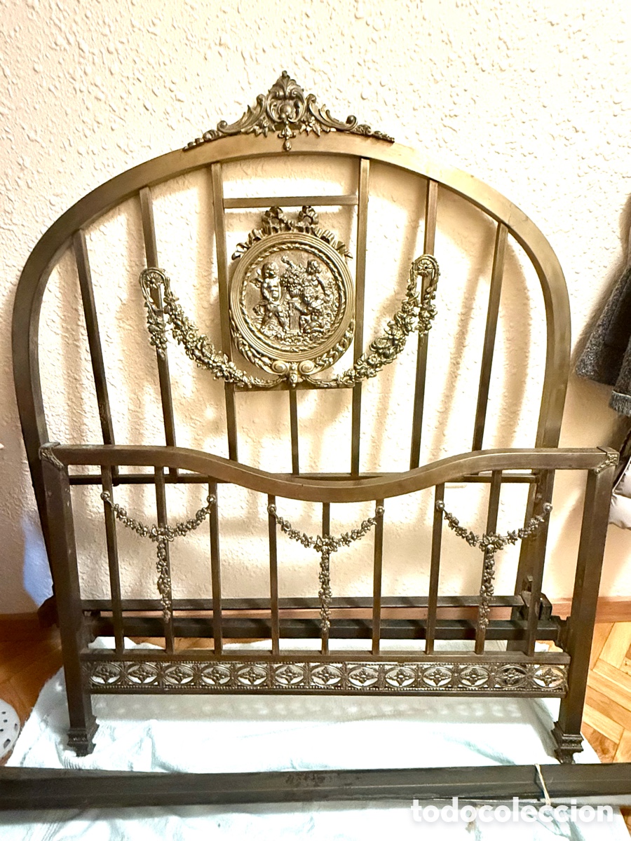 Antig&uuml;edades: Antigua cama de lat&oacute;n, francesa - Foto 1
