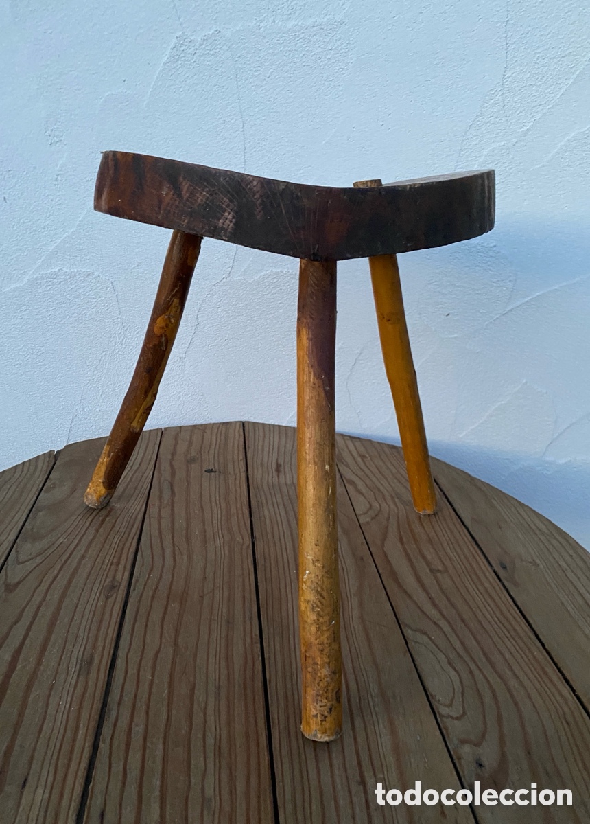 Antig&uuml;edades: Taburete antiguo de tres patas - Foto 7