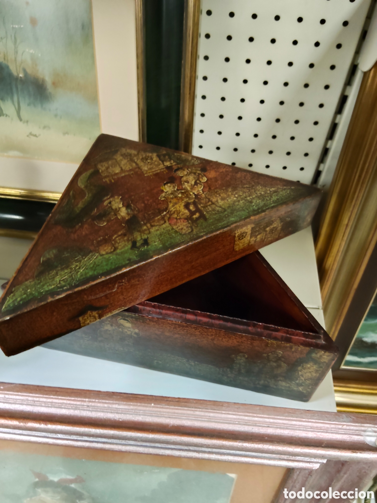 Antig&uuml;edades: Antigua caja triangular china - Foto 2
