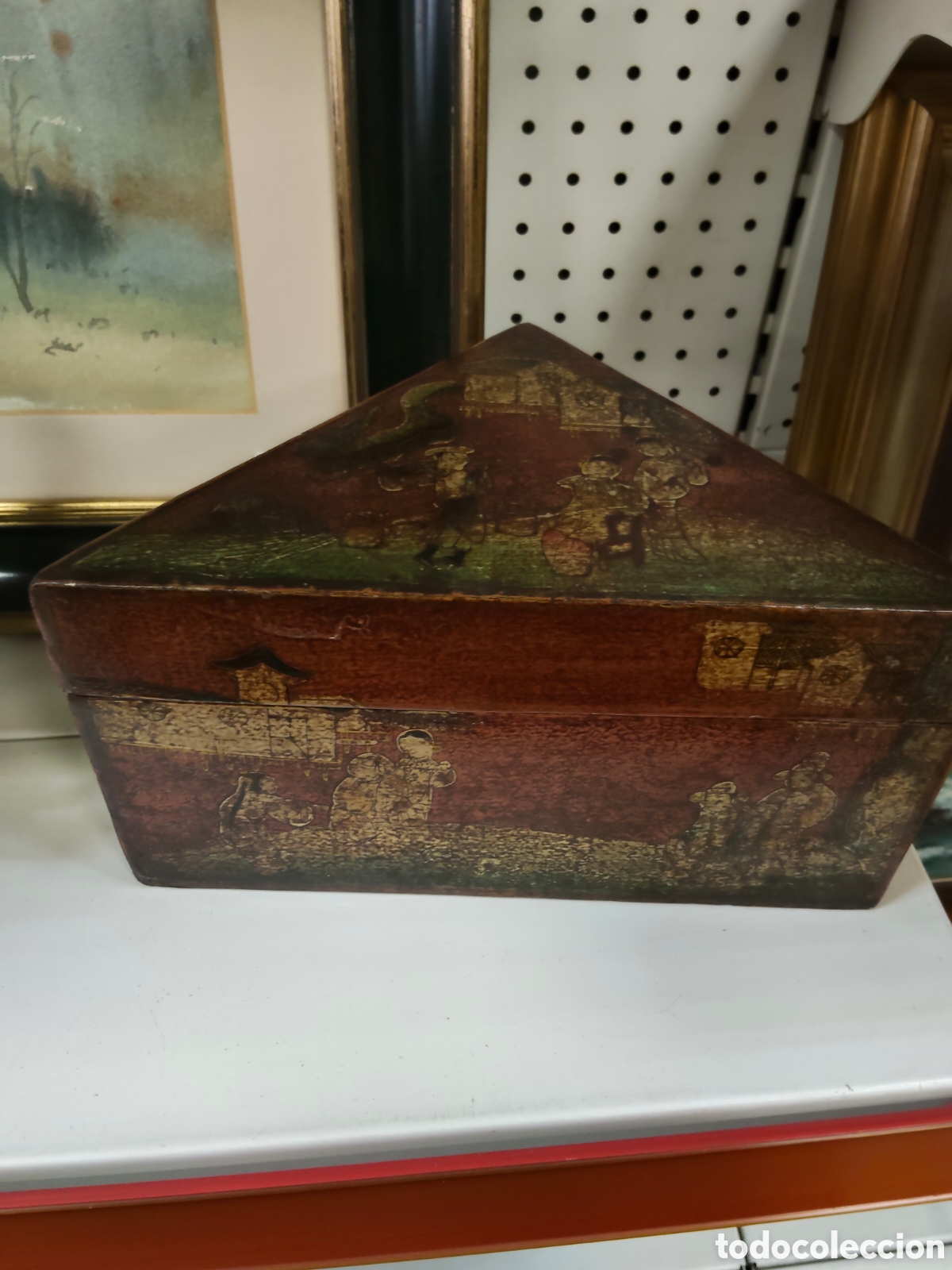Antig&uuml;edades: Antigua caja triangular china - Foto 1