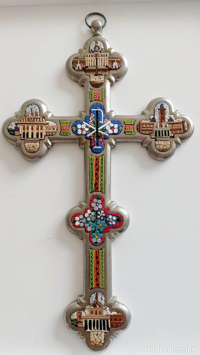 Antig&uuml;edades: Gran Crucifijo de Micromosaico Italiano-Basilicas de Roma - Tama&ntilde;o Especial de 23 cm - Vintage