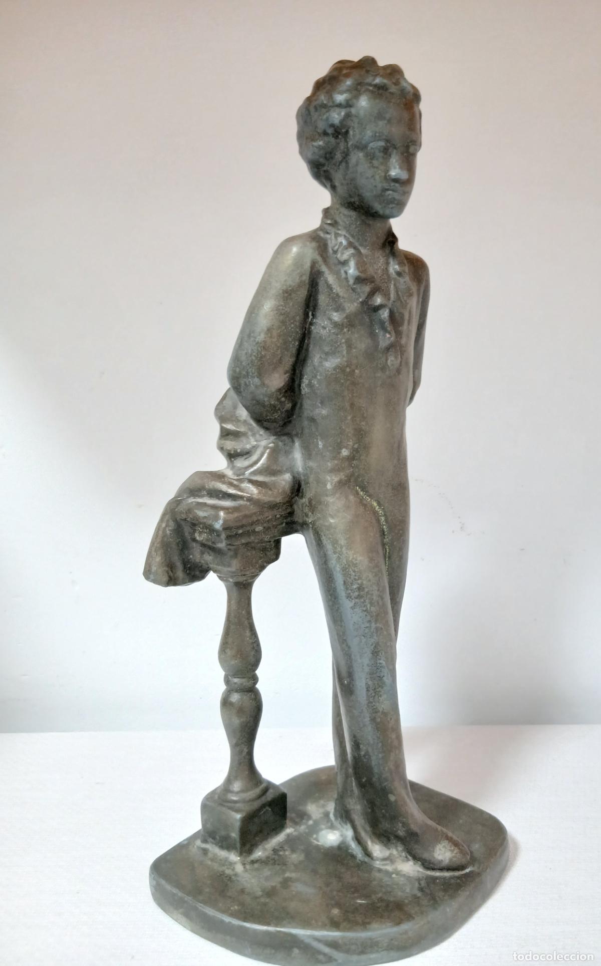 Antig&uuml;edades: Figura monumental A .Pushkin.Silumina - Foto 3