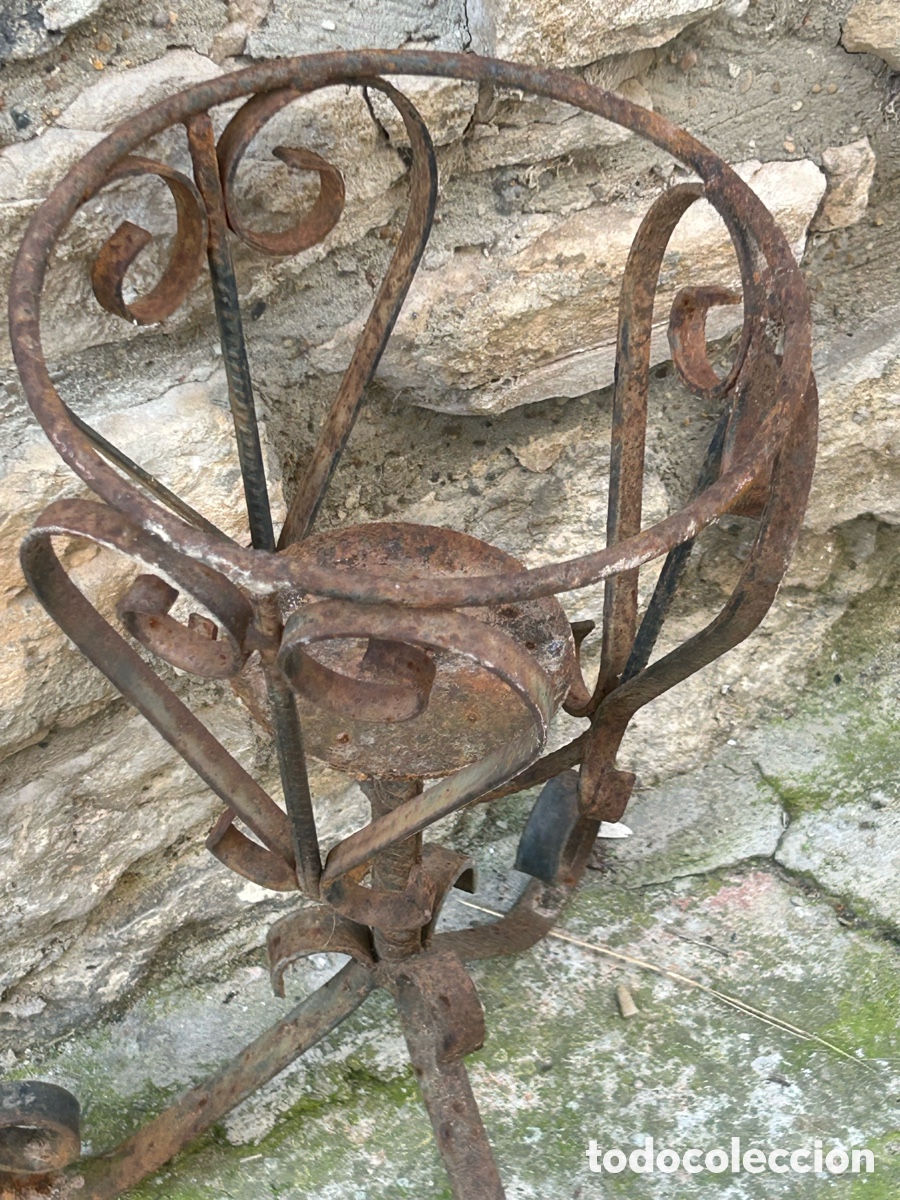 Antig&uuml;edades: Macetero de hierro forja - Foto 2