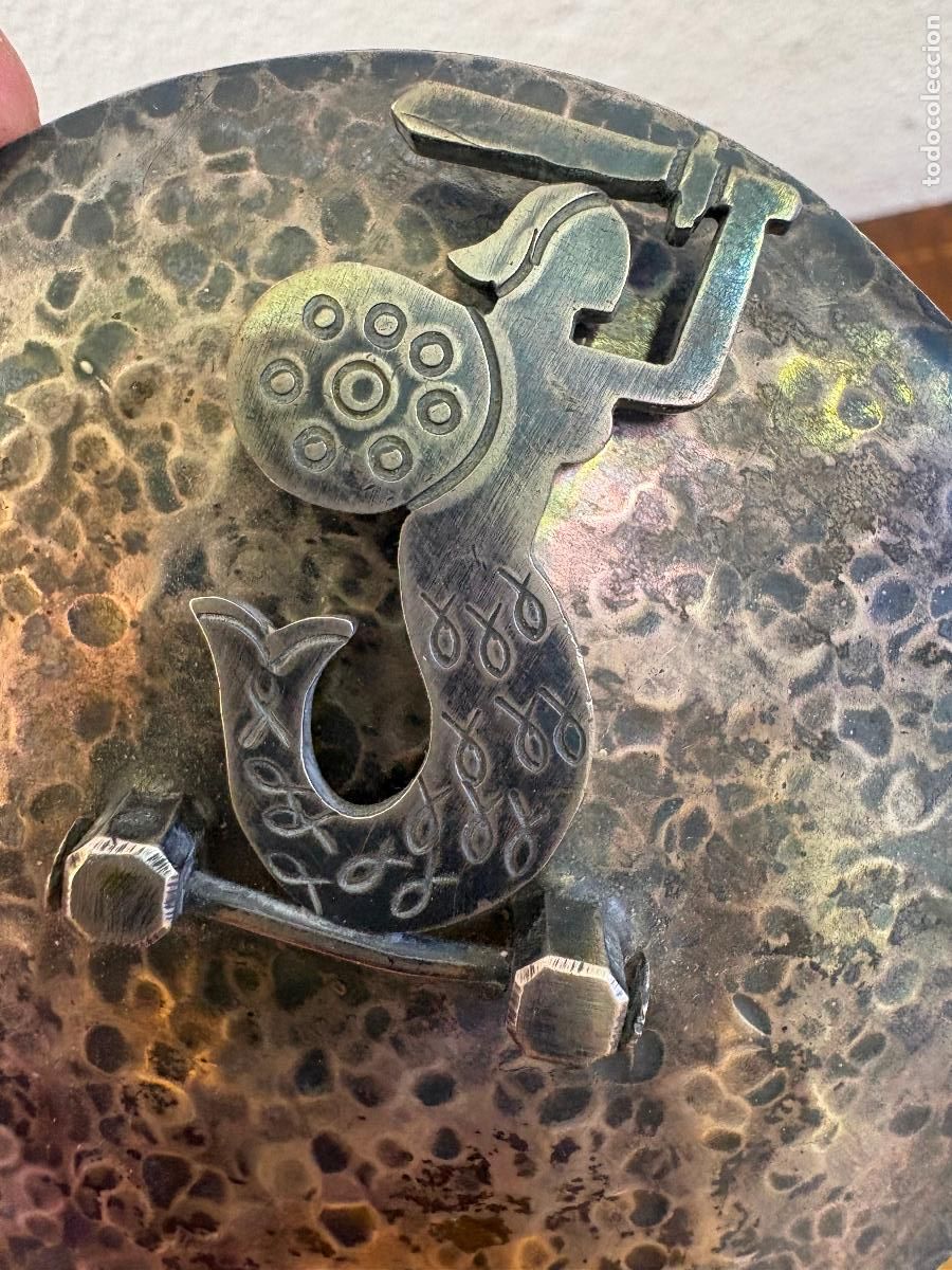 Antig&uuml;edades: Caja de plata de ley con sirena Tipo georg jensen punzonada ilegible para mi